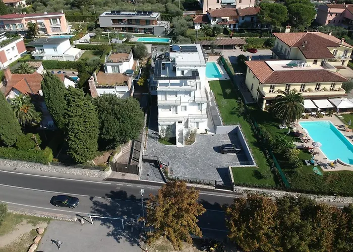 アパートホテル Adriana 4*