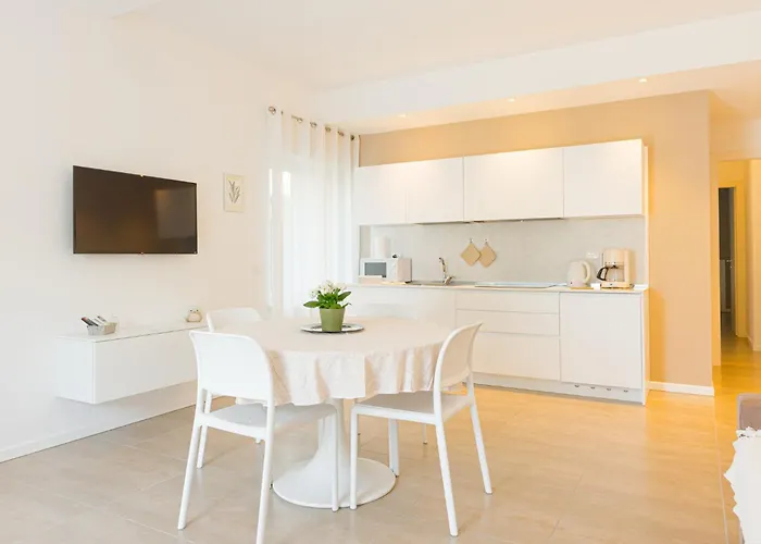 Adriana Aparthotel 4*